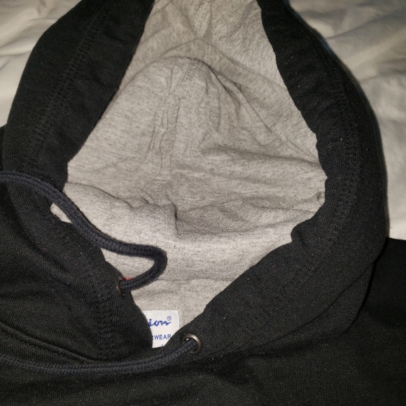Champions black hoodie with logo on front size Medium - Picture 3 of 7